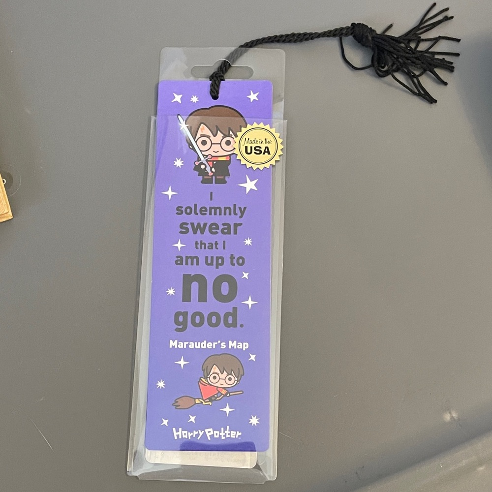 NEW Harry Potter Journal, Pin Parches and Bookmark - Picture 4 of 12